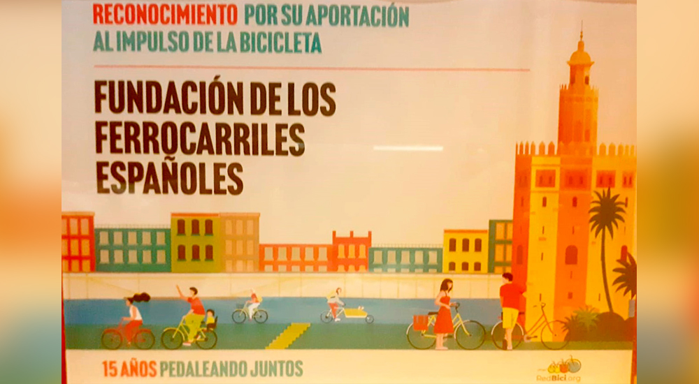 La Fundaci�n recibe un reconocimiento por su impulso a la movilidad en bicicleta a trav�s del Programa de V�as Verdes