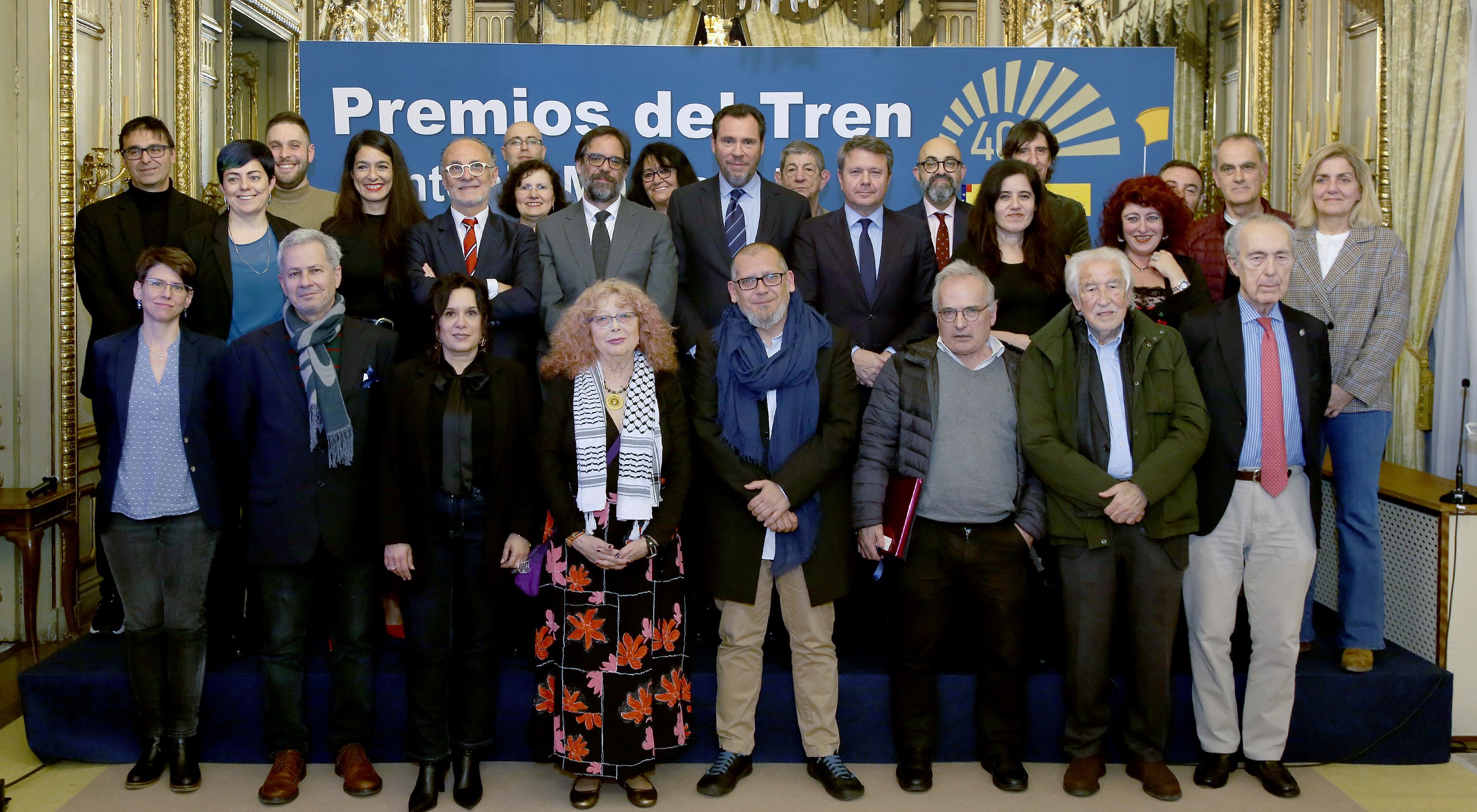 �Traves�as�, primer premio de Cuento, y �Django�, de Poes�a, en la 43� edici�n de los Premios del Tren 