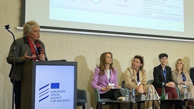 �Ni�as al tren de la ciencia y la tecnolog�a� recibe el premio Women in Rail 2025