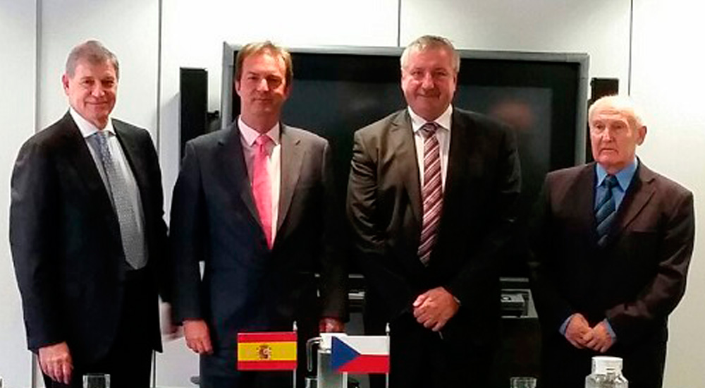 PTFE y ADIF firman un acuerdo con sus hom�logos checos CZTP y SZDC