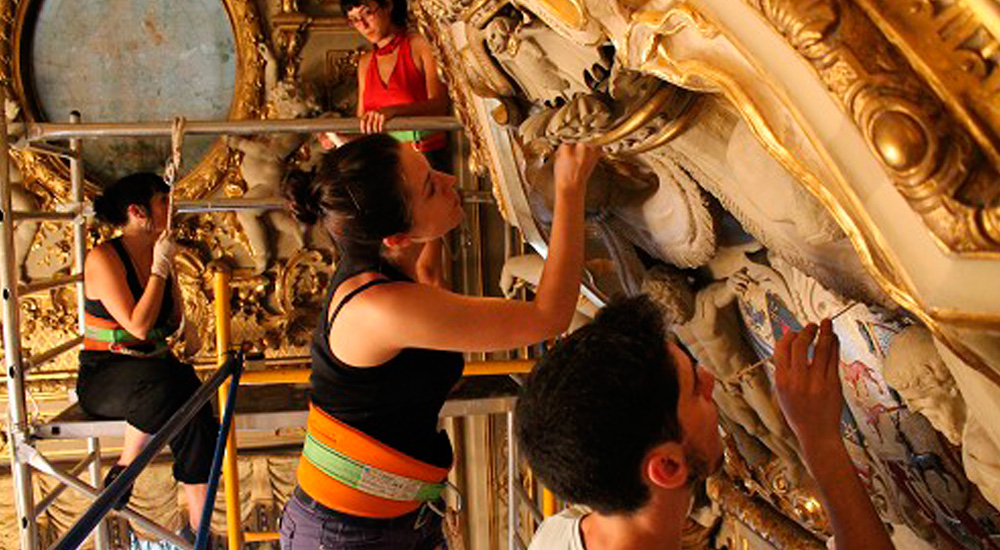 Campaña de restauración del Palacio Fernán Núñez y del Museo del Ferrocarril Campaña de restauración del Palacio Fernán Núñez y del Museo del Ferrocarril